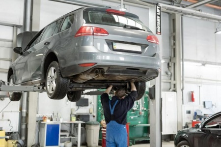 Entretien automobile : les gestes essentiels pour votre s&eacute;curit&eacute;